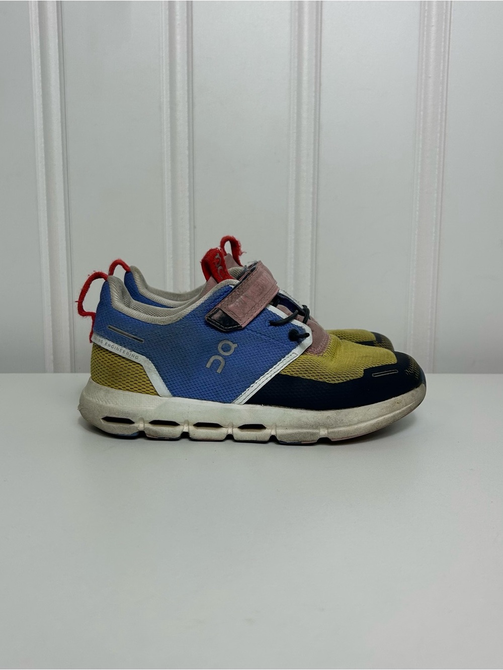 On cloud play multicolor blue pink yellow Toddler fair condition girls kids 11